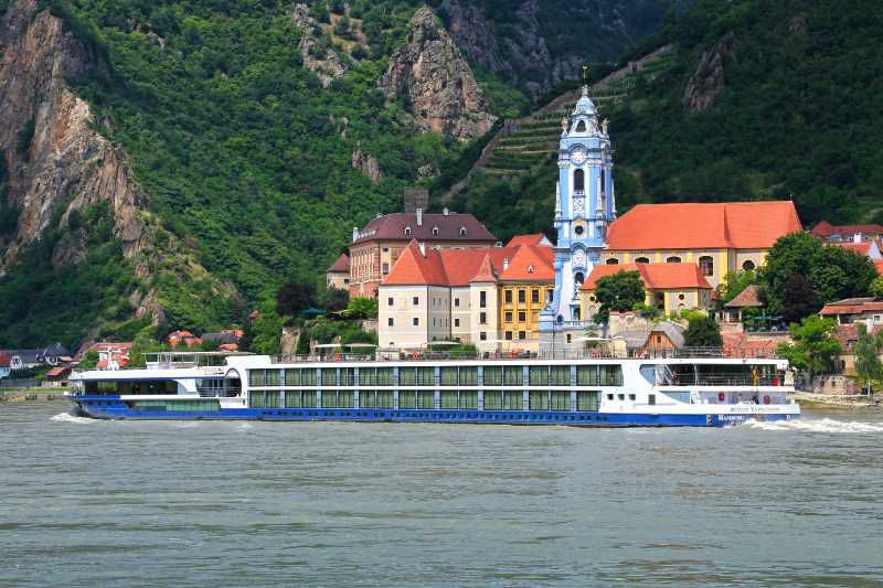 BRENTWOOD TRAVEL Expression_Exterior_Austria_Durnstein_Danube_Wachau_Einhard_0150246.jpg